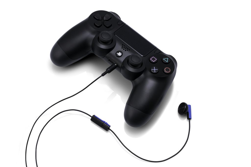 PS4 Sprachsteuerung auch mit dem mitgelieferten Mikrofon möglich